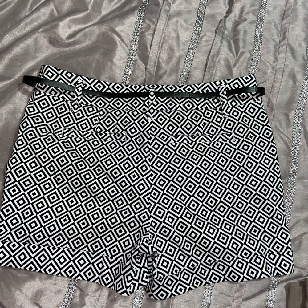 Shorts 🩳 - Picture 2 of 2